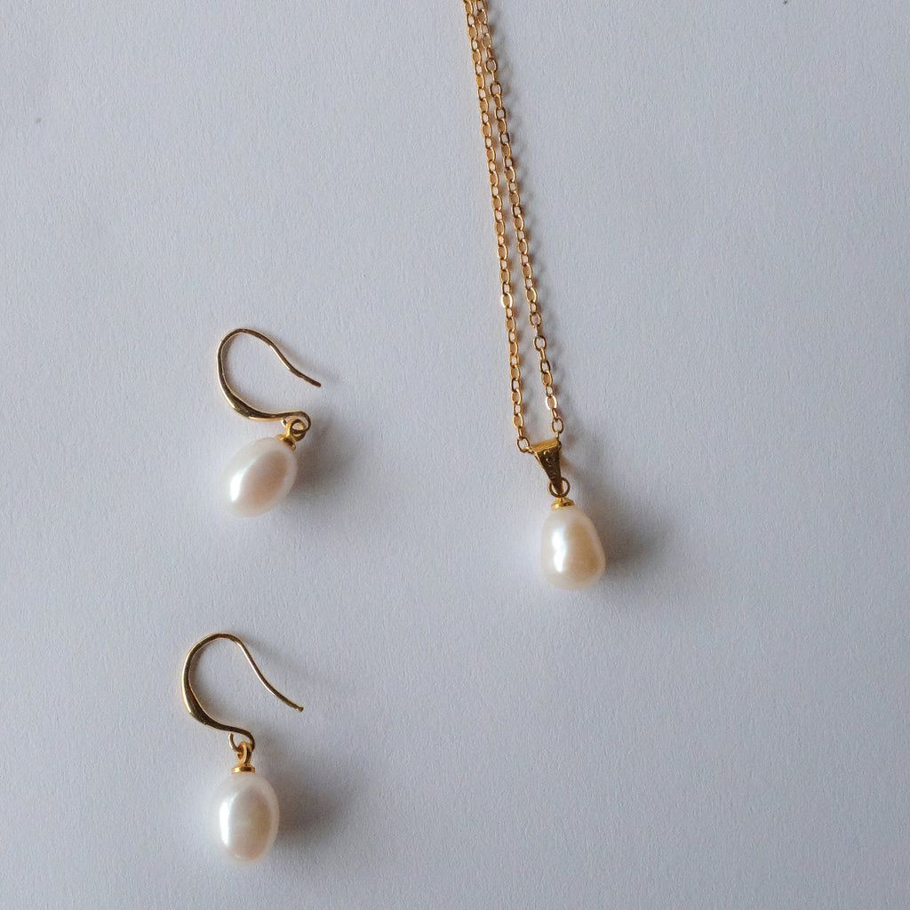 Margarita Dropped Pearl Jewellery Set