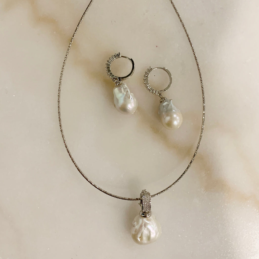 Andi Baroque Pearl Pendant in Omega Chain
